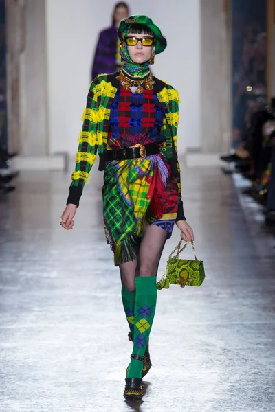 Look 23